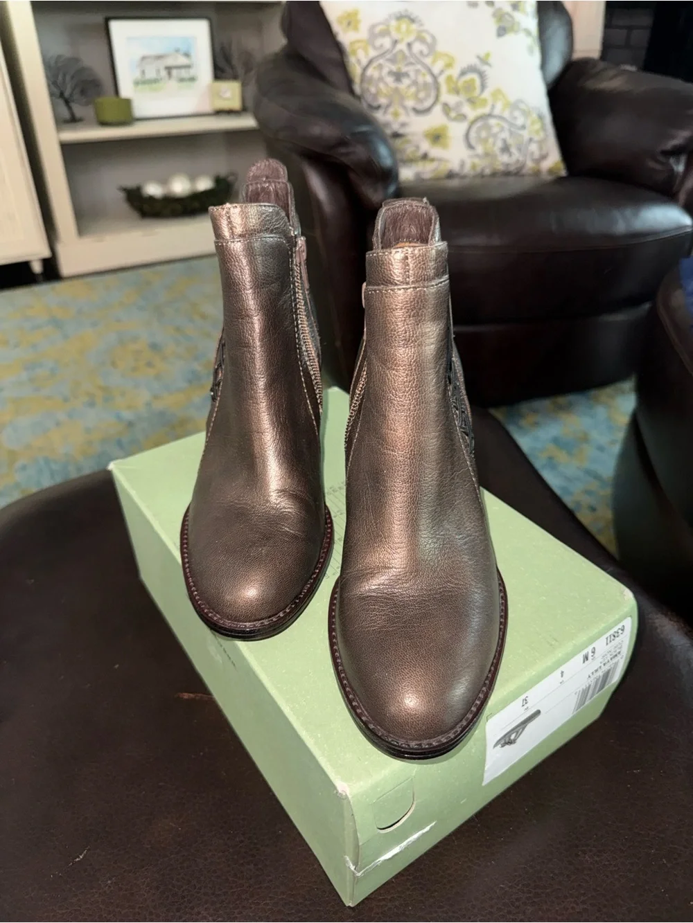 Sofft metallic brown